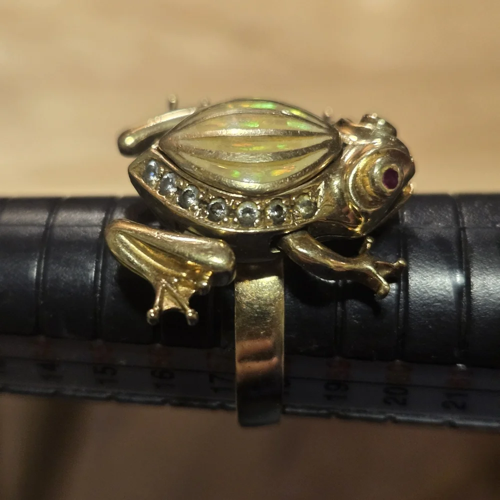 14kt Gold Frog Ring-sz.8 - Picture 7 of 8